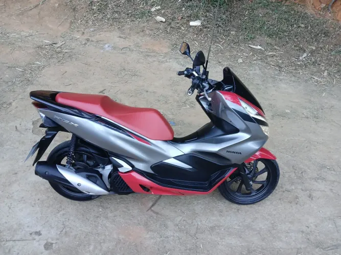 PCX Sport com ABS