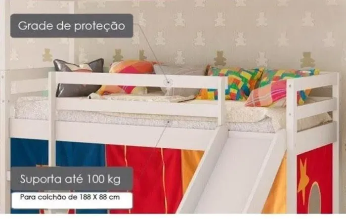 Cama infantil com escada e escorregado 