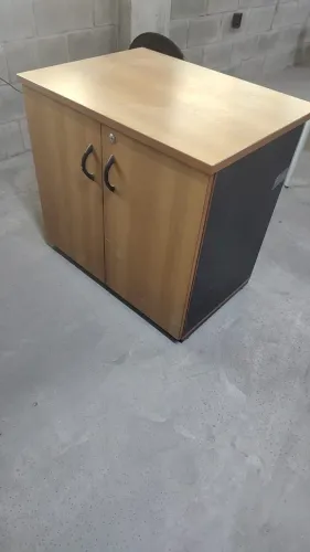 Armário baixo de escritorio duas portas