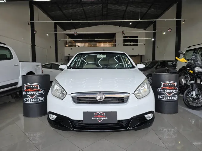 Fiat Grand Siena Essence 1.6 Flex 16V 2015