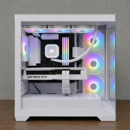 Pc Gamer Ryzen 7 9800X3D com RTX 5070 12Gb