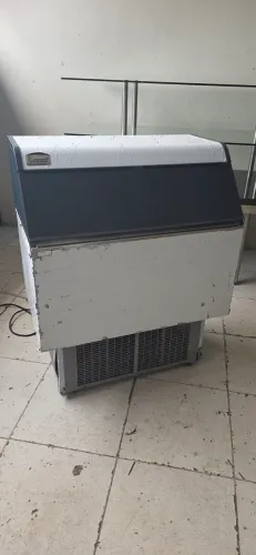 Maquina de Gelo Everest EGC 100