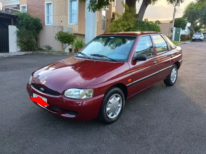 Ford Escort GL 1.6 MPI 2001