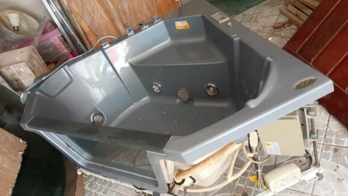 Banheira de Hidromassagem Nova - Dupla com Vidro Frontal - Importada da Europa