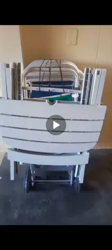 Vendo carrinho com mesa e 3 cadeiras de praia de alumínio