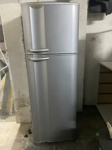 Geladeira Frost Free 2 portas Electrolux