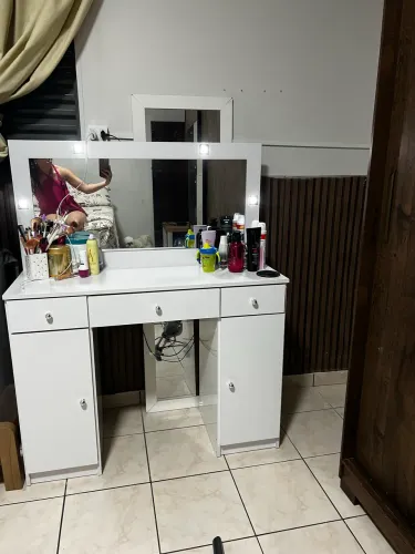 Penteadeira camarim com espelho led  3 gavetas e 2 portas 