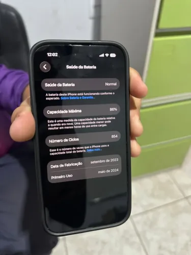 Vende-se um aparelho telefone da marca iPhone 