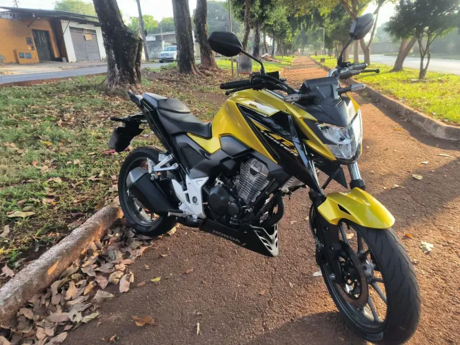 ? CB 300F TWISTER ABS 2023 ?