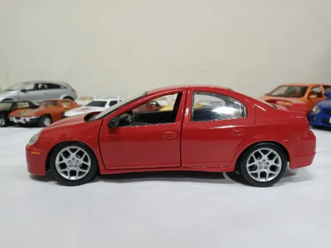 Miniatura Dodge SRT-4 2003 1/24 Maisto Thailand #LE308