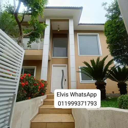 LINDA CASA EM CONDOMINIO COM PISCINA!