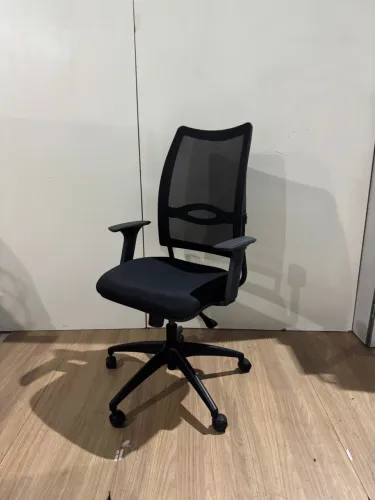 Cadeira diretor NR17 ergonômica