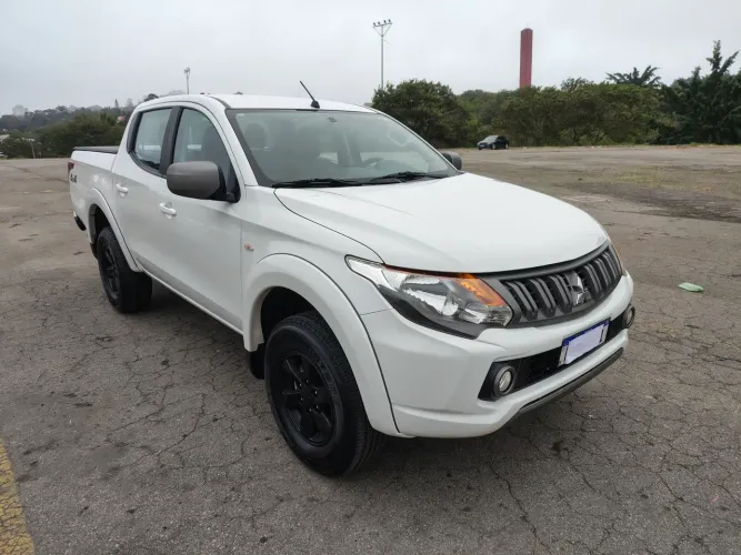 Mitsubishi L200 Triton Sport GL 2.4 Diesel 2023