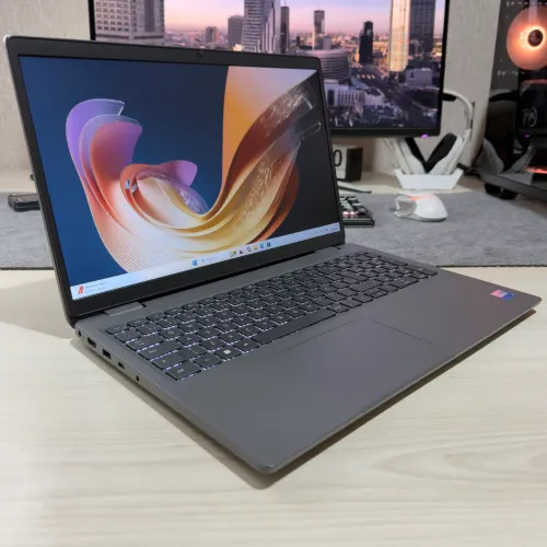 Notebook Dell Latitude 3540 - Core i5 12ªGen 32GB RAM SSD 256GB Numérico (Garantia) 