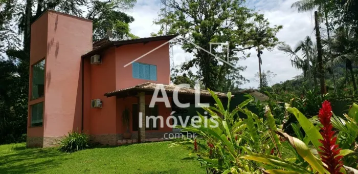 CASA EM CONDOMINIO PARA LOCAÇÃO E VENDA