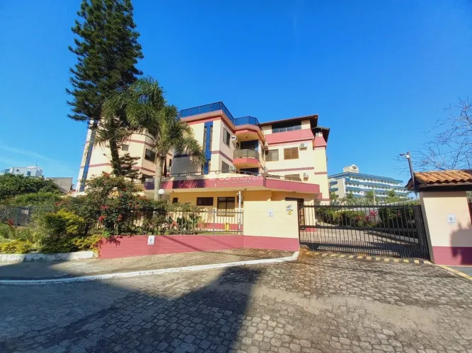 Apartamento 3 dormitórios bem perto do mar