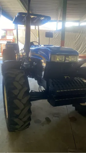 Trator New Holland 7630 ano 2024