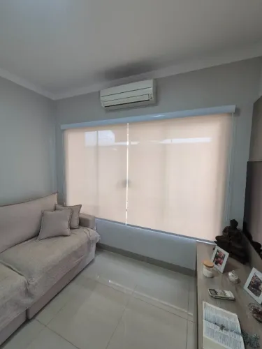 Cortina Rolo Tela Solar Sob Medida | Elegância e Conforto Térmico