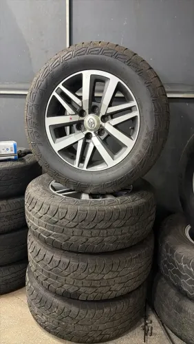 Rodas originais e pneus Hilux e Sw4