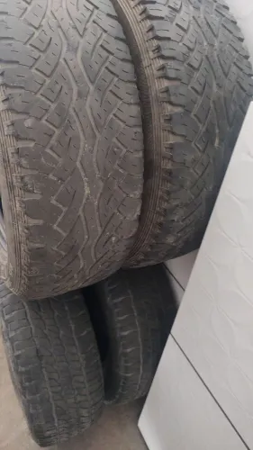 Pneus 215/65 r 16 (não e remold)