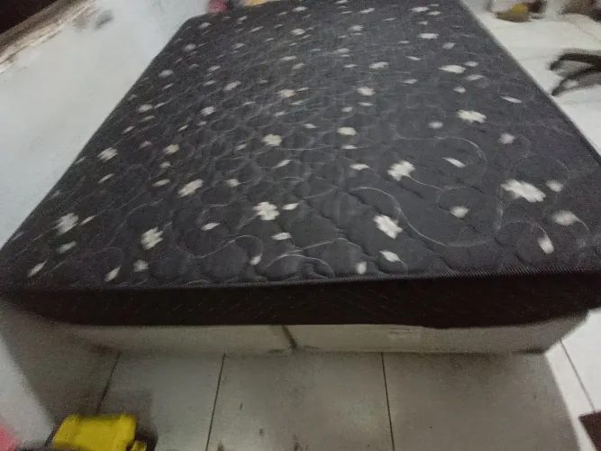Cama Queen colchão D33