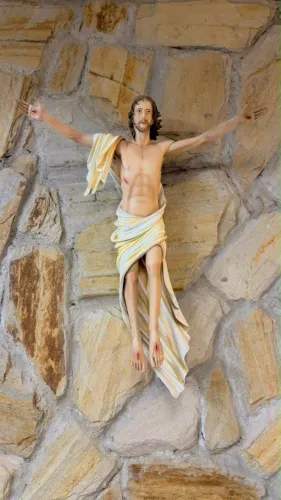 Cristo 60cm de resina portuguesa