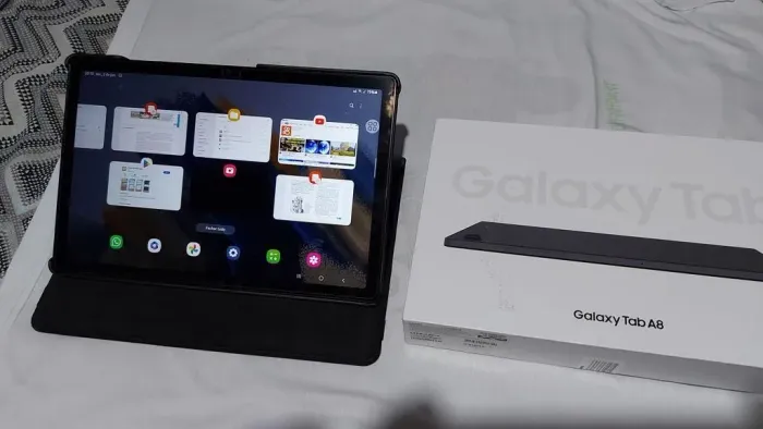 Tablet Samsung A8 semi novo 