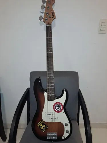 Contra Baixo Fender Squier série Califórnia 