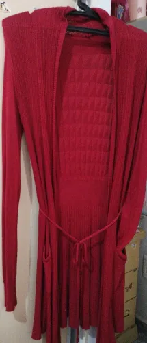 Casaquinho feminino com 2 bolsos na frente de manga comprida