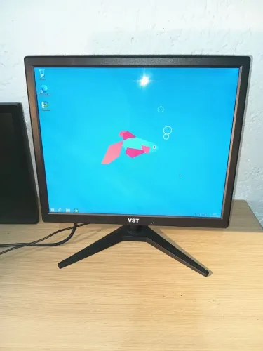 Produto seminovo - Monitor VST 17 polegadas + Cabos e manual de instruções