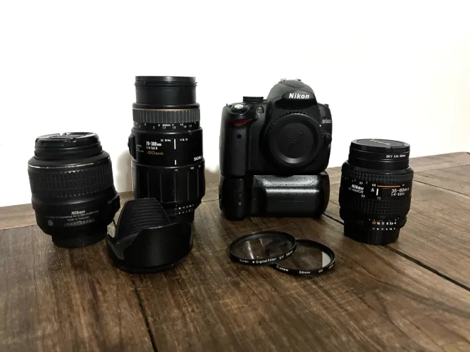 Nikon D5000 + 3 lentes + Grip original | Conjunto completo 