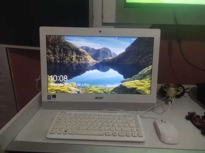 Computador Acer All in One Aspire AZ1-752-BC52
