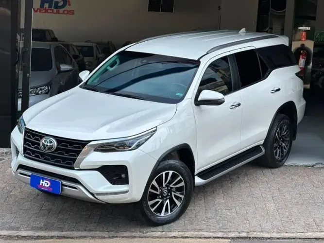 Toyota Hilux SW4 SRX 4X4 2.8 TDI 16V Dies. Aut. 2021