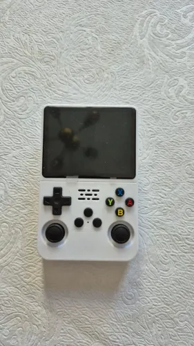 Console Retrô R36S - Novo/Pouco Uso + Cartão 128GB Repleto de Jogos