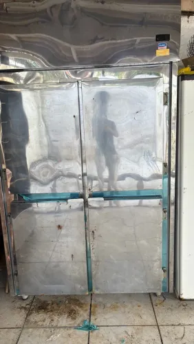 Geladeira Comercial Industrial Inox 4 Portas - Funcionando