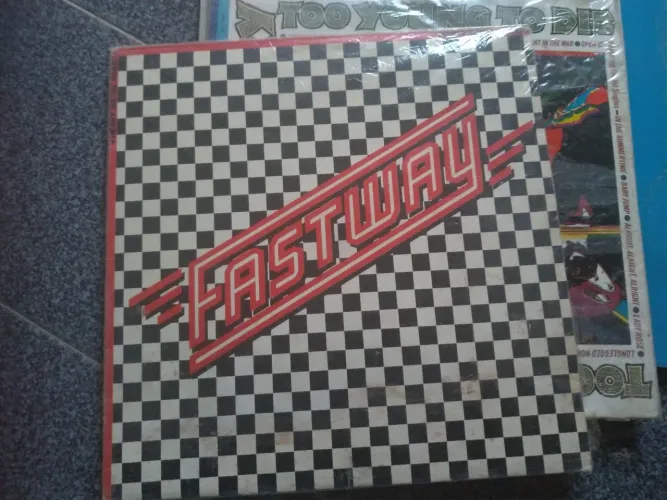 2 discos de vinil - Bon Jovi + Fastway
