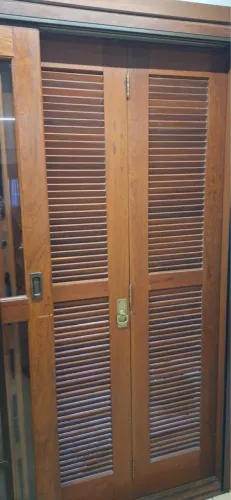 Abertura em madeira