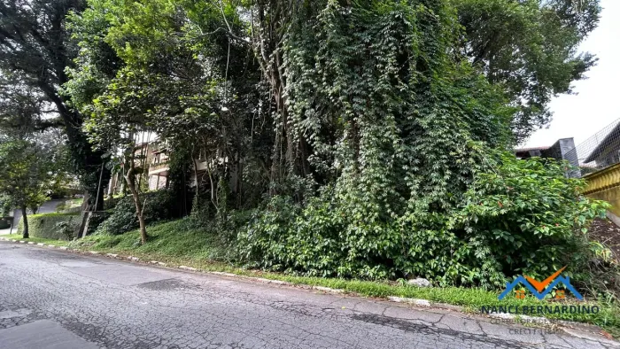 Lote em condominio fechado , construa seu imovel !