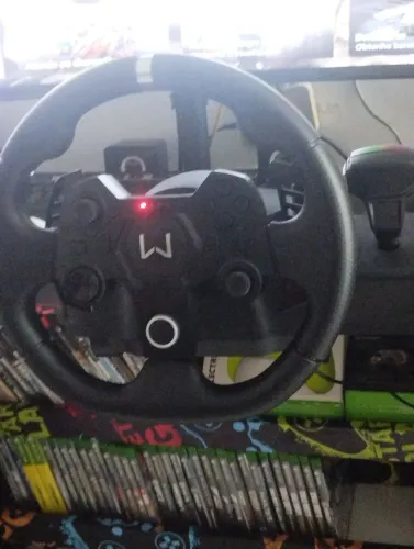 Vendo volante compatível com Pc Xbox ps3 a 4 super novo impecável 