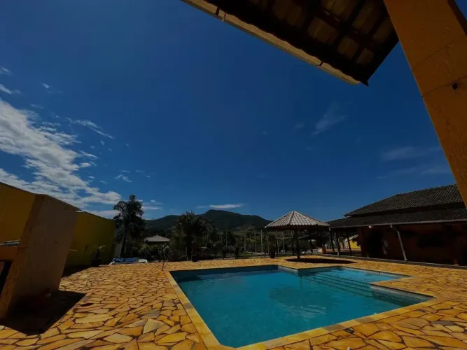 Lindo sítio em Anhumas, zona rural de Pouso Alegre