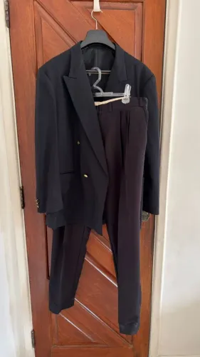 Vendo terno social masculino completo da marca Adonis, composto por blazer e calça social
