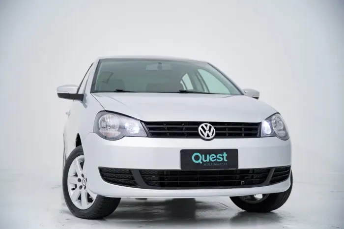 Volkswagen Polo Sedan 1.6 MI Total Flex 8V 4P 2013