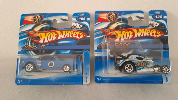 MOBILE TOY ** MT 2 Hot Wheels Antigos Vairy 8 + Fiat 500c Race Arrancada