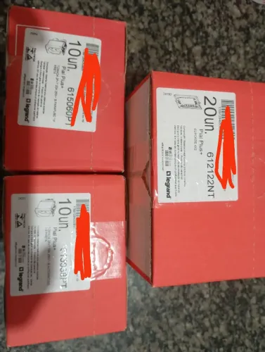 Tomadas 10 e 20 amperes preta pial plus +