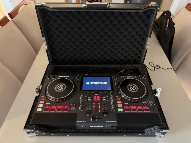 Xdj - Controladora DJ Numark Mixstream Pro - Semi Nova + Case + Caixa Original + fone