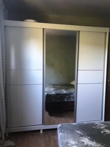 Guarda-roupa Casal Europa Maranello