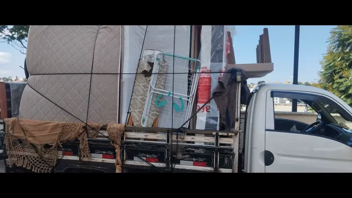 Viagem, frete, carreto, mudança e transporte em grral