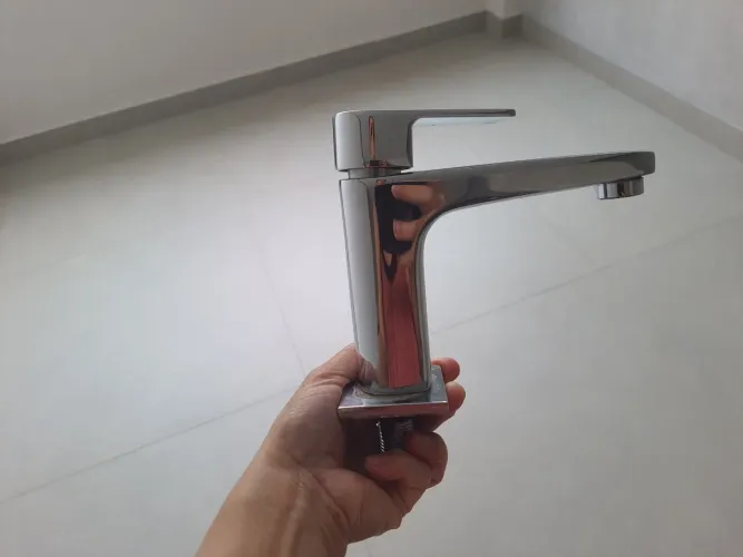 Torneira Deca Level em aço bica baixa