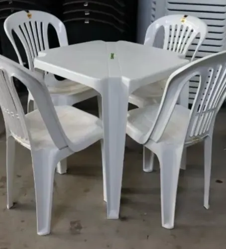 Jogo mesa e cadeiras