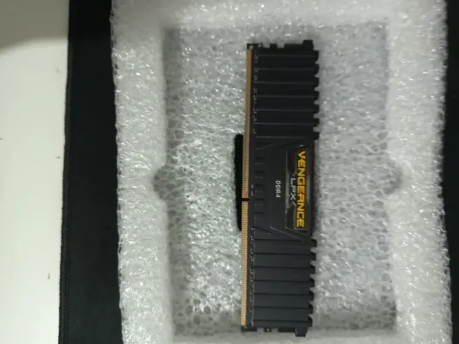 Memoria ram 8gb corsair ddr4 2400mhz